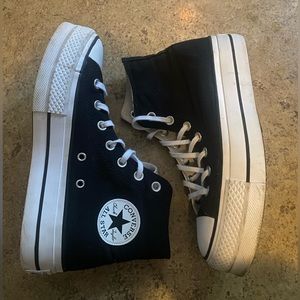 High top platform converse. Size 7.5 in women's and size 5.5 in men's.